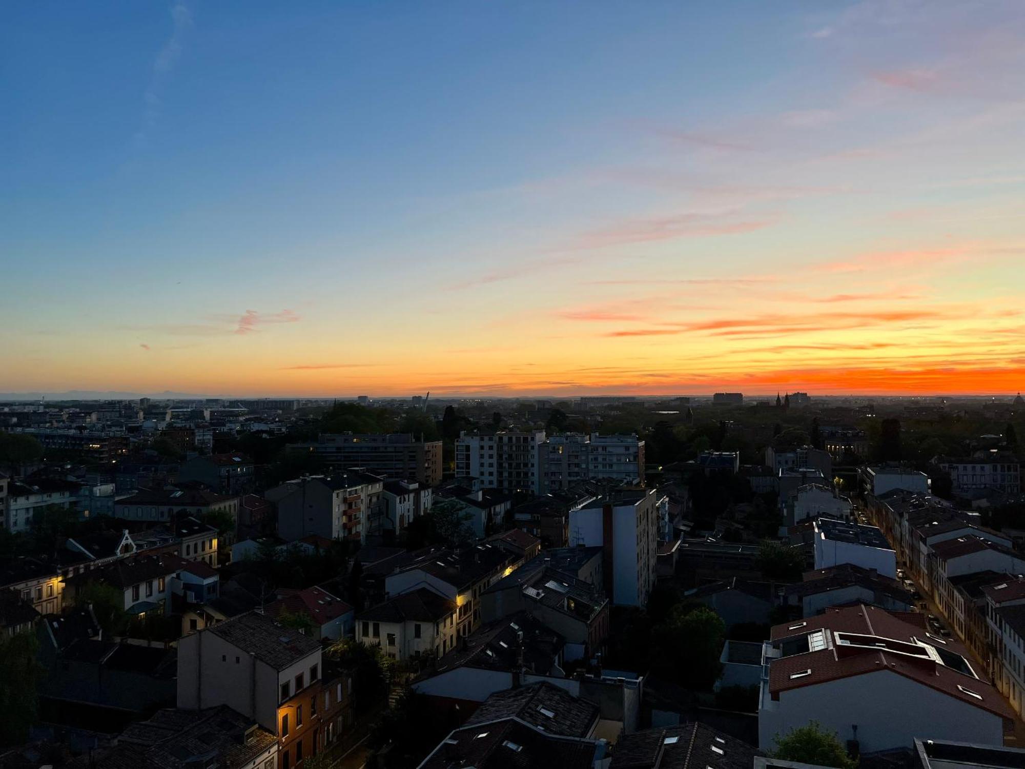Sunset Duplex - Grand-Rond, Jardin Des Plantes, Centre-Ville, 2 Bdrs 60M2, Ac, Free Public Car Park 200M Away, Netflix - T3 60M2 Avec Clim, Parking Public Gratuit A 200M Тулуза Экстерьер фото